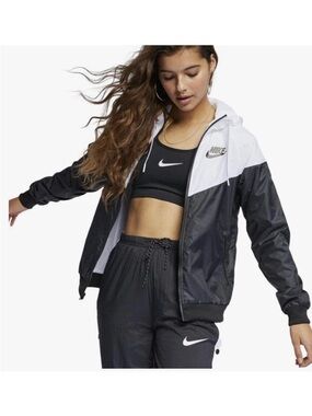 Nike Windrunner Black & White Hooded Jacket Size L – Classic Lightweight
